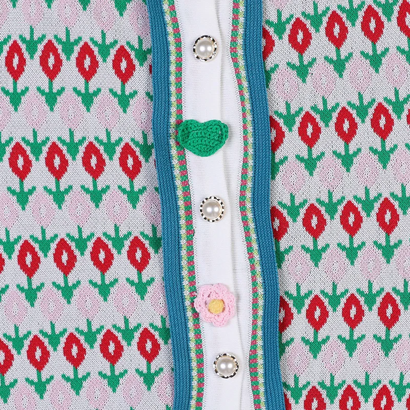 

2021 Spring and Autumn New Long Sleeve Round Neck Knitwear Women Contrast Color Flower Embroidery Loose Kintted Sweater Ladies