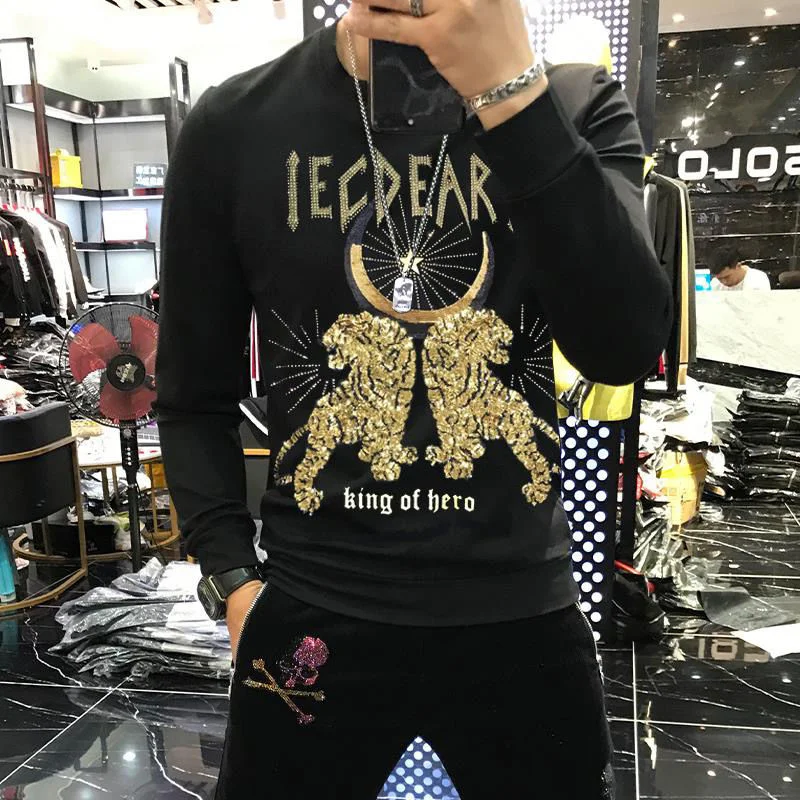 

Autumn and winter new men's luxury diamond tiger head fashion hoodie