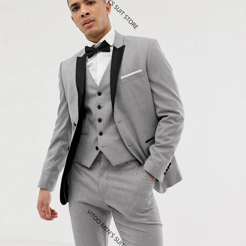 

Light Grey Slim Fit Costume Homme Wedding Suit For Men Groom Suits Tuxedos 3 Pieces Groomsmen Suits Coat Vest Pant Design Latest