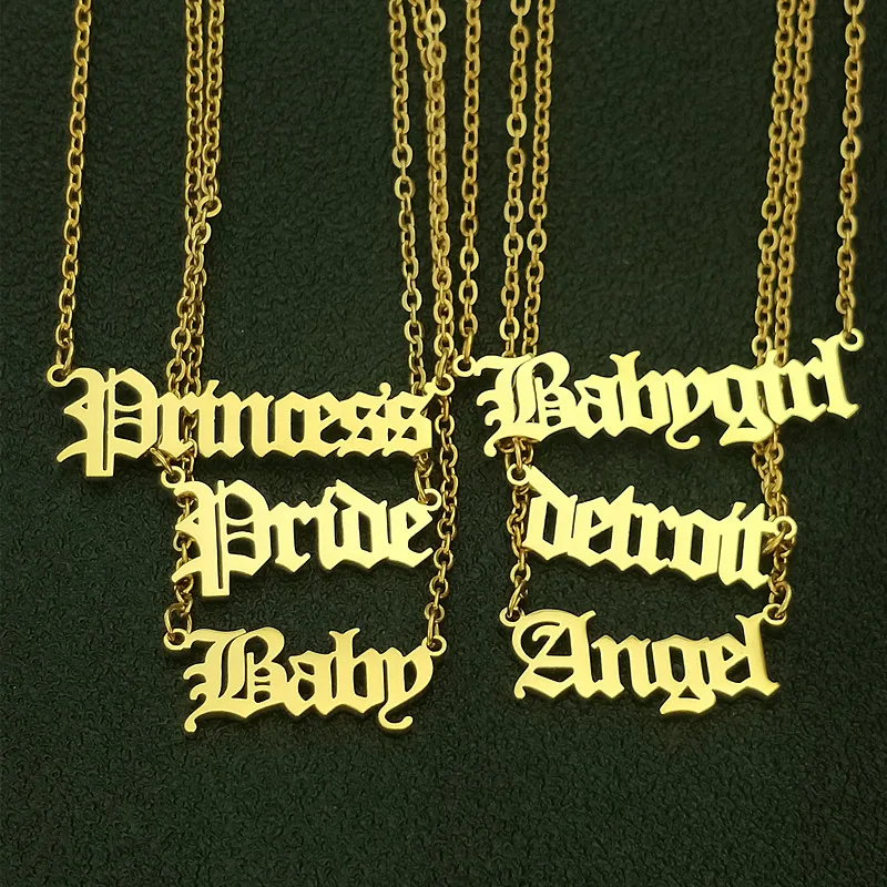 Женский чокер с подвеской в виде старых английских букв|Цепочки| |