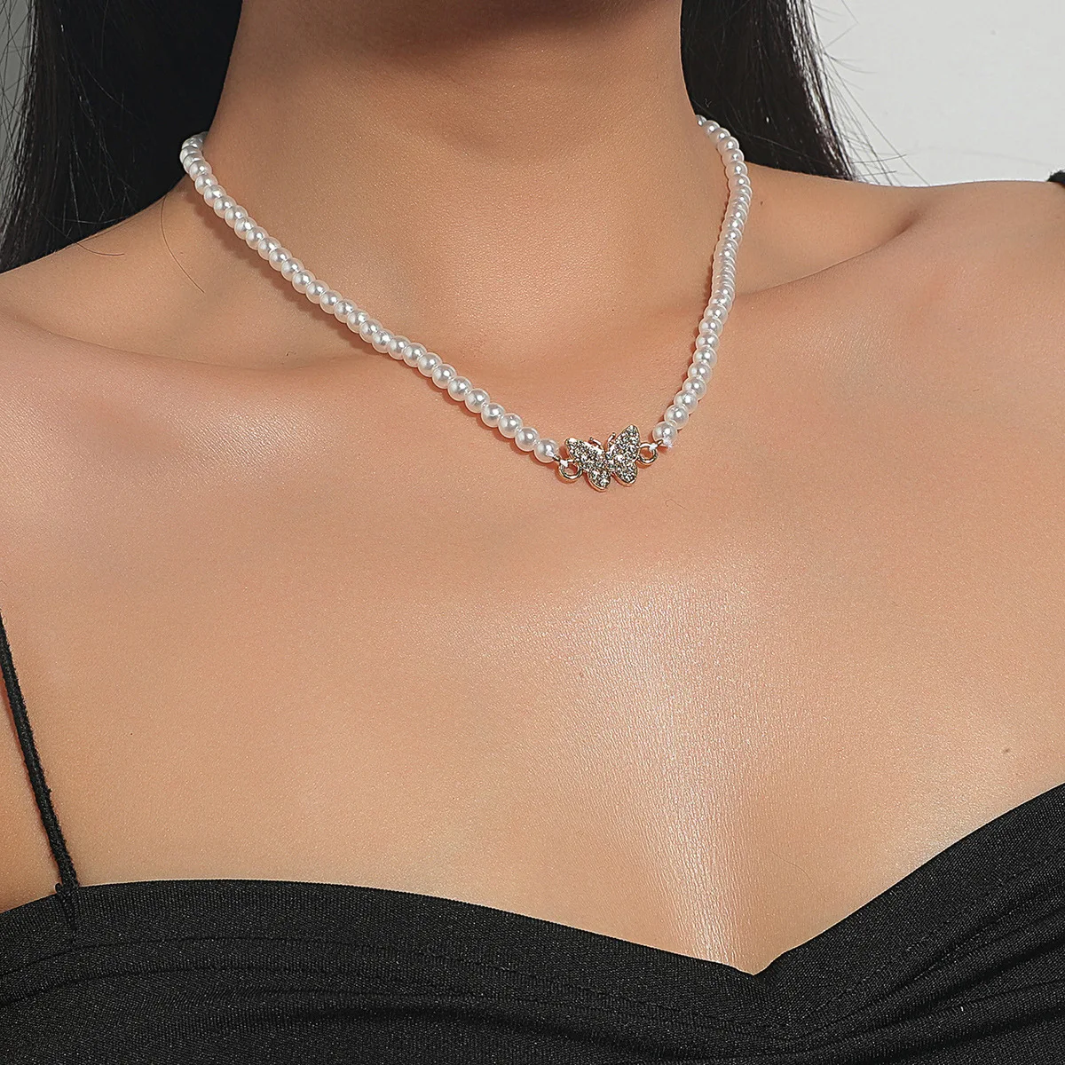 

Pearl Chain Necklace with Butterfly Pendant Affordable Luxury Fashion 2021 New Fashion Clavicle Chain Female Simple Temperament