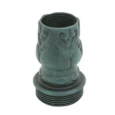 Зеленая уличная кормушка для птиц в античном стиле сада двора внутреннего