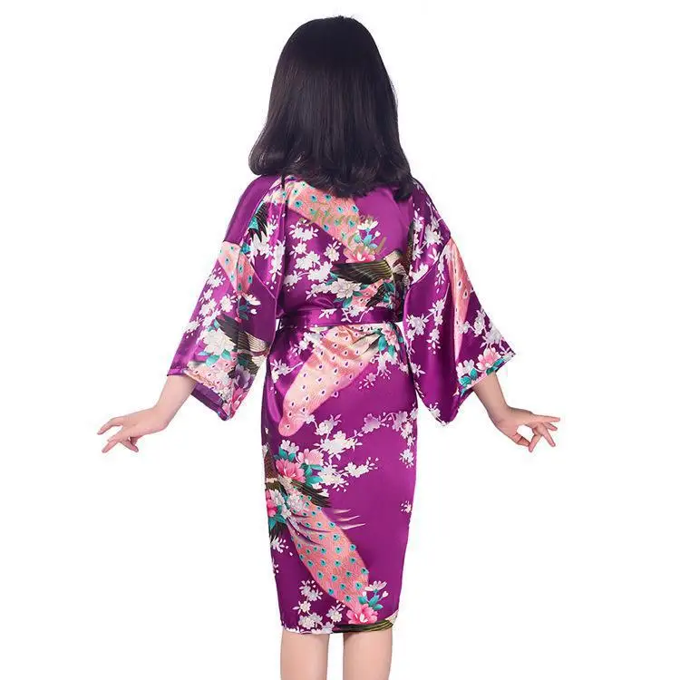 Халат женский из искусственного шелка длиной до колен с цветочным принтом |