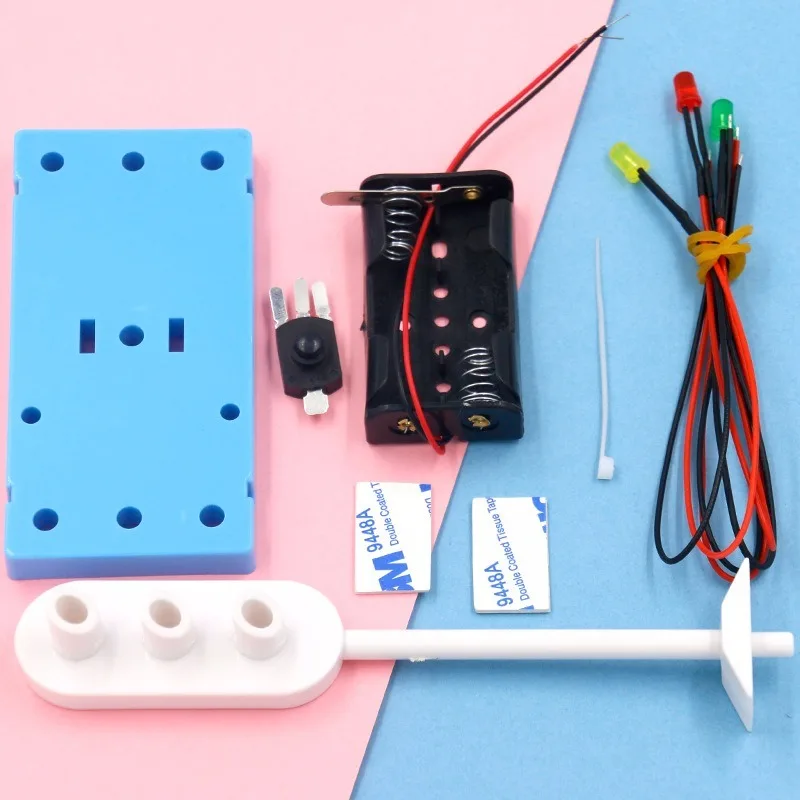 Маленькая осветительная лампа ручной работы для учащихся начальной