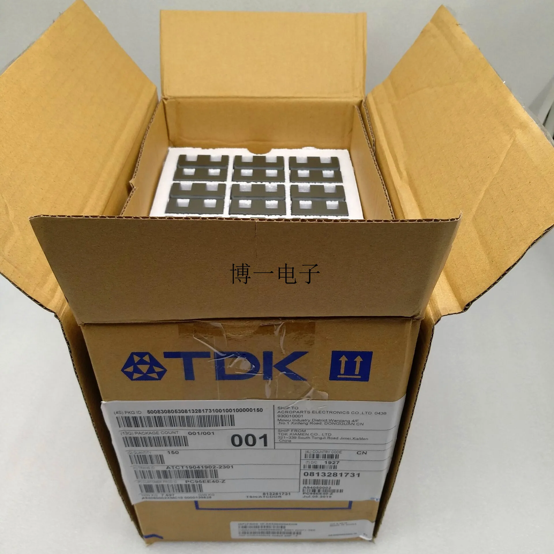 Импортный ферритовый сердечник EE40 материал PC95 может быть снабжен вертикальным 6 +