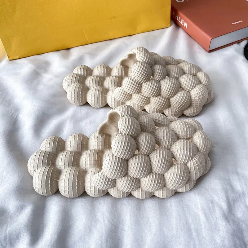 

2021 spring and summer new women's shoes personality trend couple slippers lychee slippers