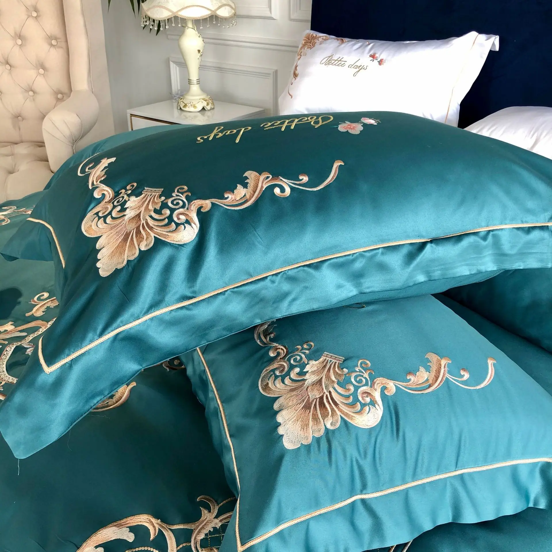 

Morpheus Luxury Egyptian Cotton Bedding set King and Queen Bedding Set Silk Satin Embroidery Duvet Cover Set - MP13