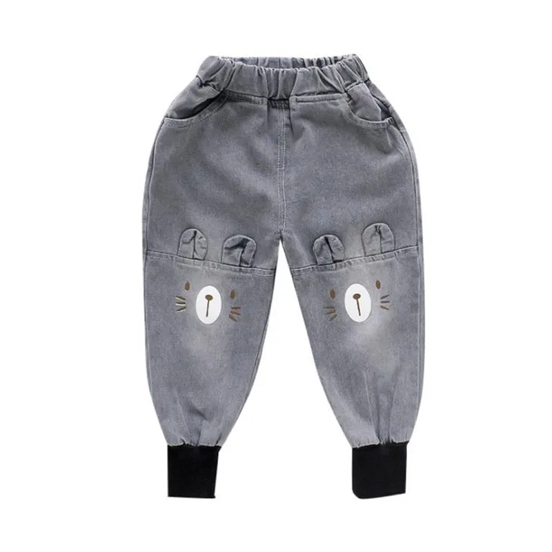 

Детские джинсы DFXD в Корейском стиле, весна 2020, повседневные длинные джинсовые брюки с мультяшным рисунком для девочек, детская одежда, свобо...