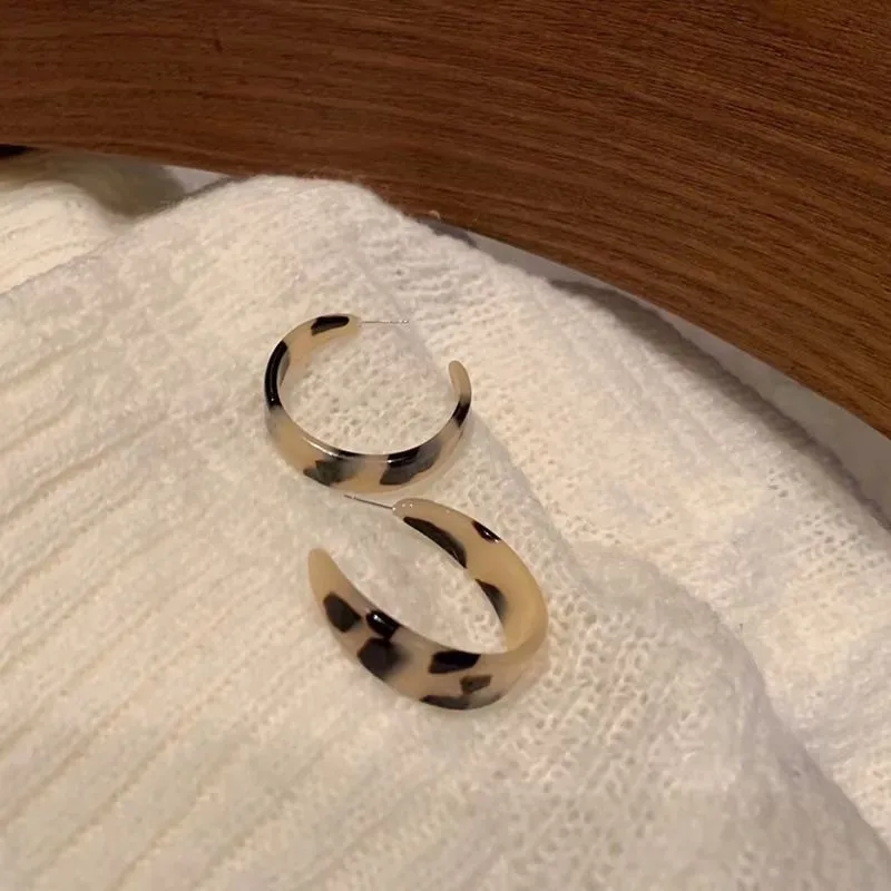 

kshmir Leopard-print earrings, South Korean fashion, light luxury and simple earrings, trendy earrings in 2020