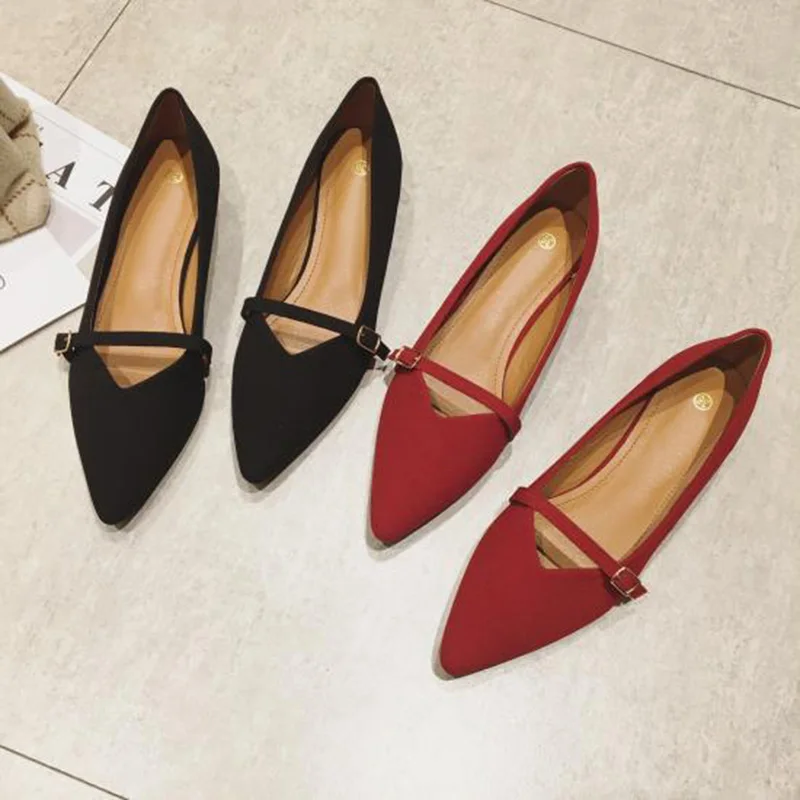 Женские офисные туфли с острым носком на низком каблуке 3 см модные туфли-лодочки