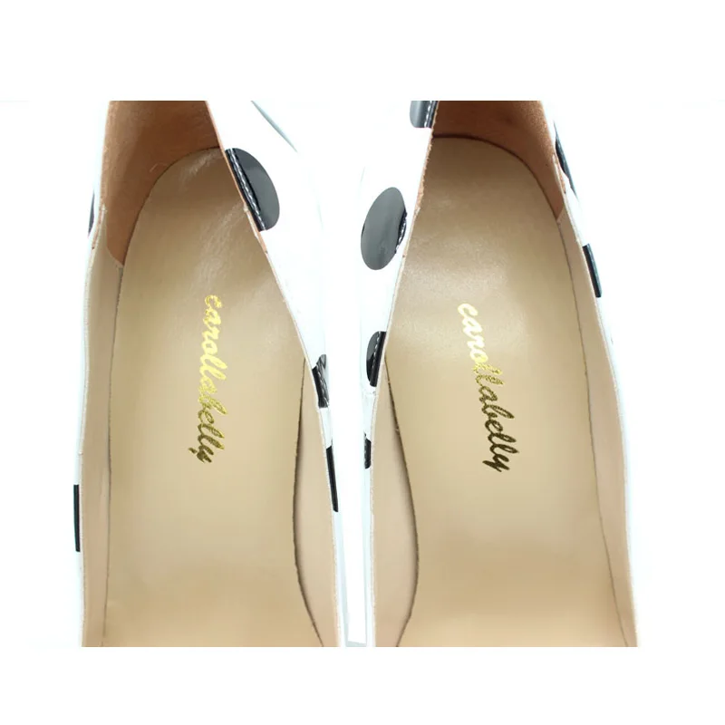 Соблазнительные женские туфли-лодочки на тонком высоком каблуке черного и