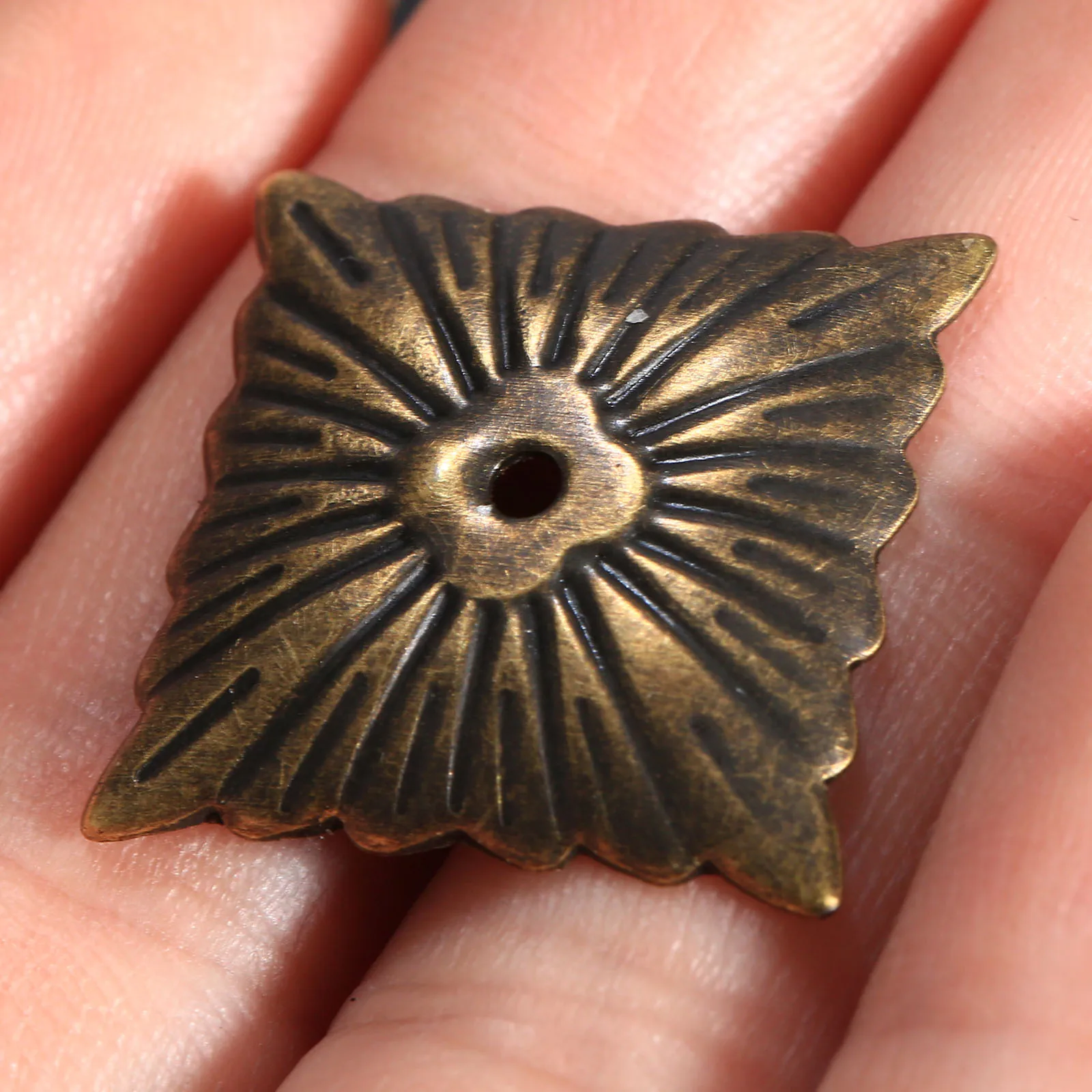 100 шт 21x21 мм винтажная обивка квадратные ногти античная бронза для декоративной