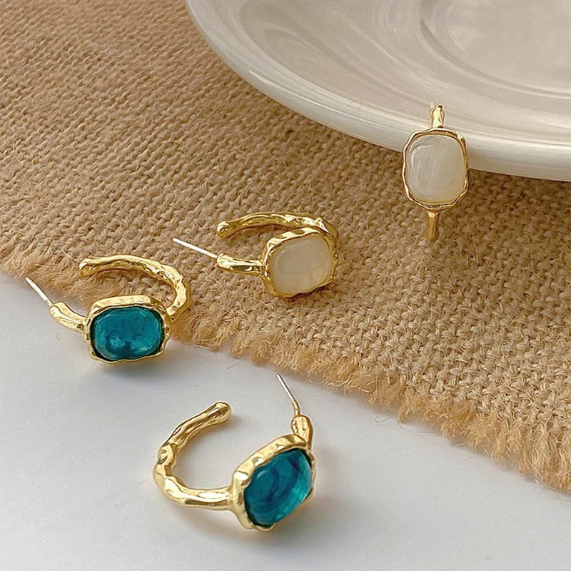 

Fashion Elegant Opal Earrings for Women Geometry Round Shape Dangle Earrings Trendy Jewelry Female Delicate Retro Drop Earrings