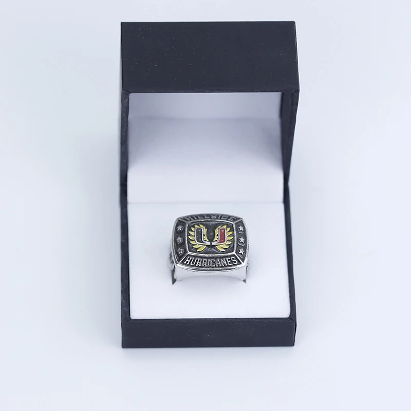 Чехол из черной бумаги с одним кольцом | Украшения и аксессуары