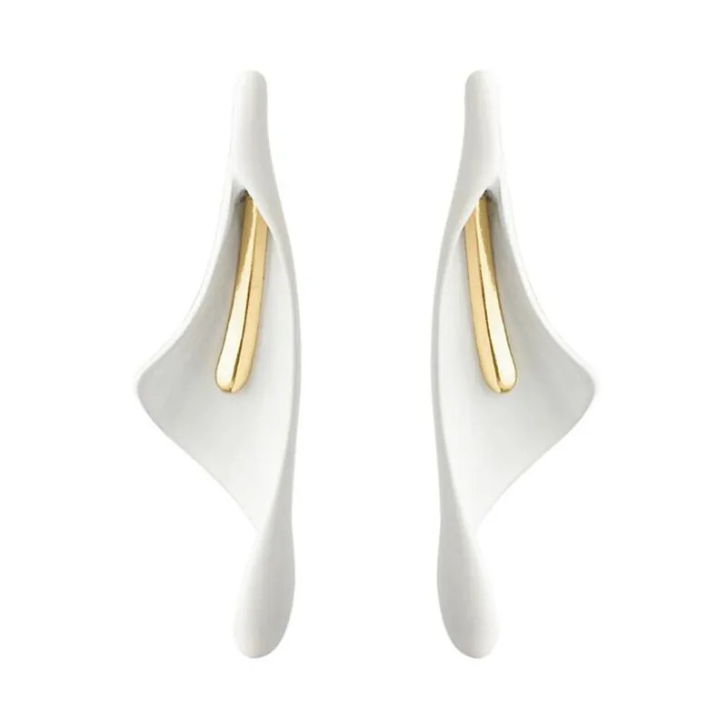 

Creative Geometry Irregular Stud Earrings Calla Lily Enamel Earrings for Women Elegant Lady Party Jewelry