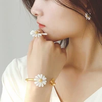 korean daisy bee cuff open bracelet bangle for women girls flower jewelry wedding bridal party fashion girlfriends gifts