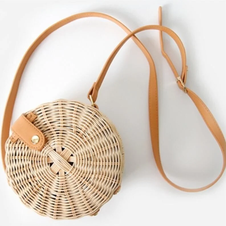 

Circular Casual Rattan Bag 2021 Ins Summer Purse Handmade Bali Beach Shoulder Belt Bags Woven Bohemian Handbag Sac A Main