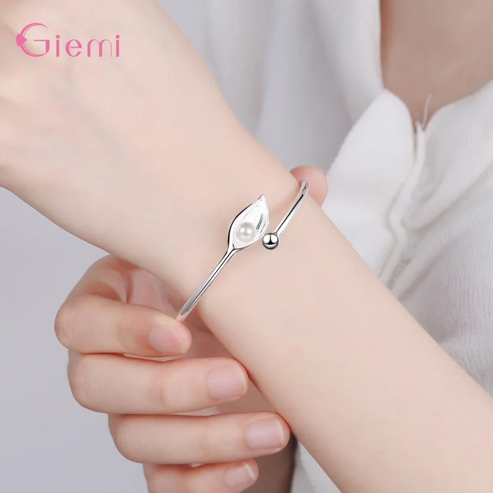 Браслет женский из серебра 925 пробы с листьями и жемчугом