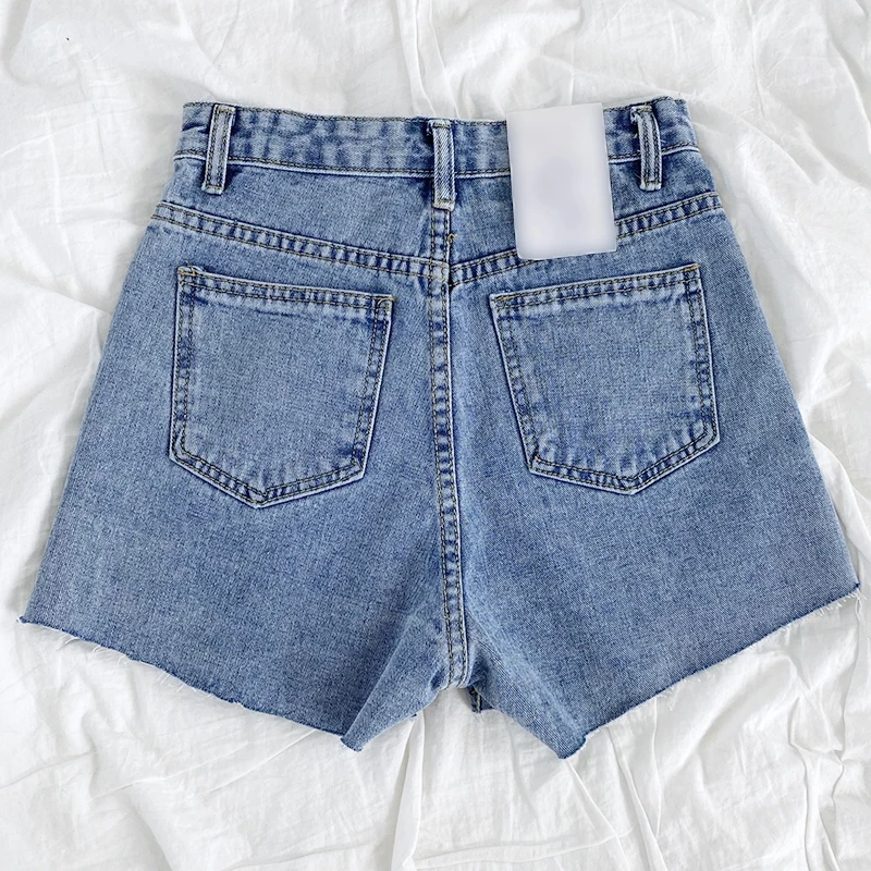 

Split washed high waist two-button loose denim shorts