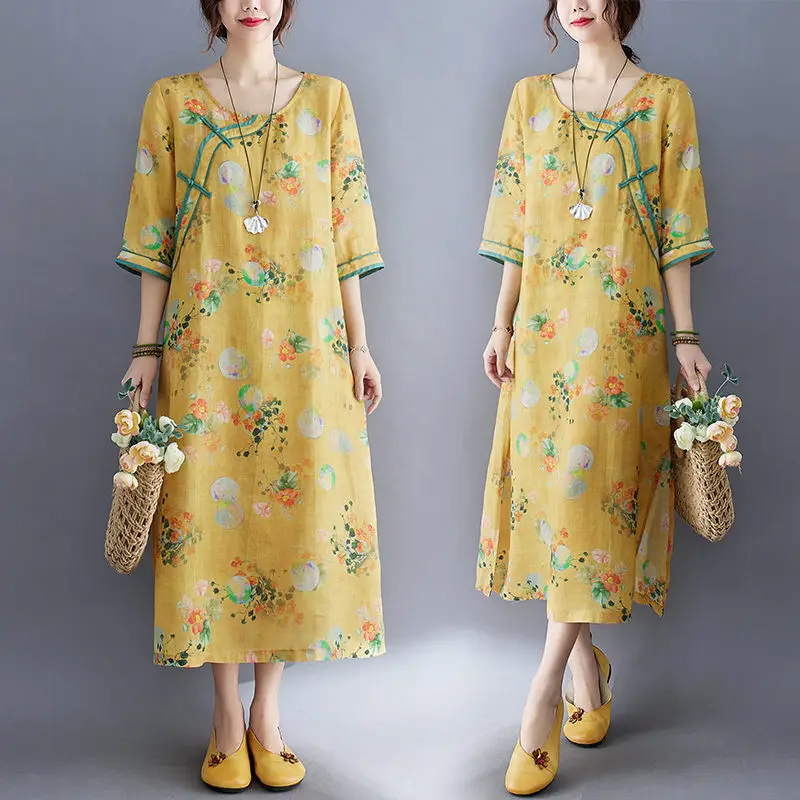 

Платье женское средней длины с цветочным принтом и пряжкой