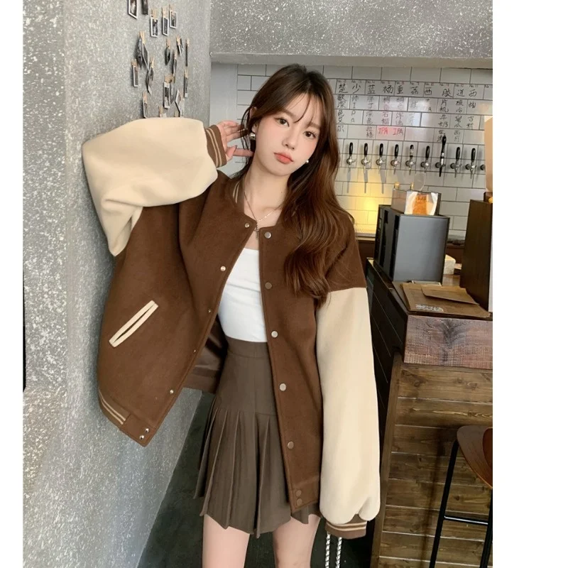 

Женское пальто из шерсти карамельной расцветки, на осень/зиму