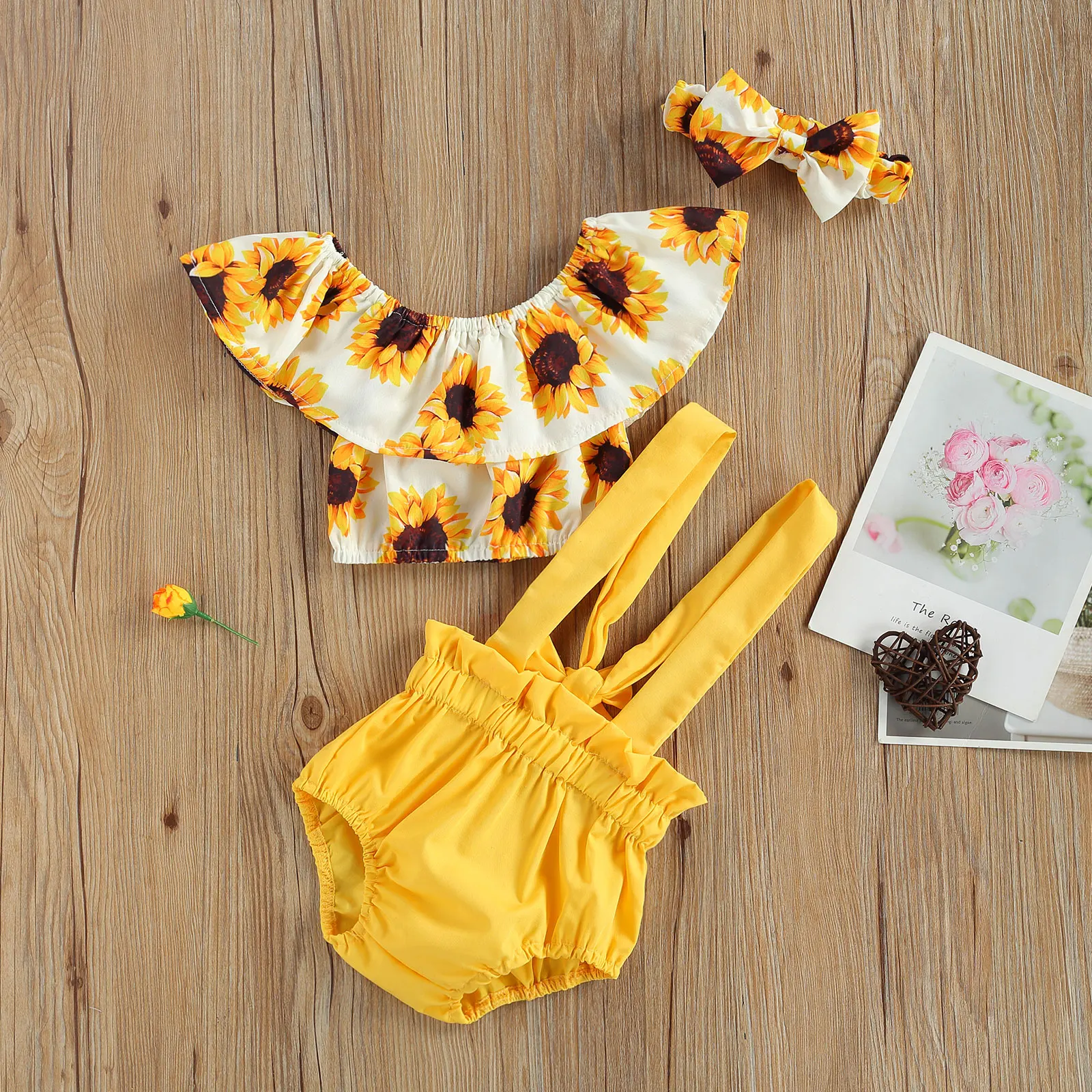 

2021 Summer Infant Clothes Baby Girl Clothes Set, Fresh Sunflower Ruffles T-shirt and Suspender Shorts with Headband