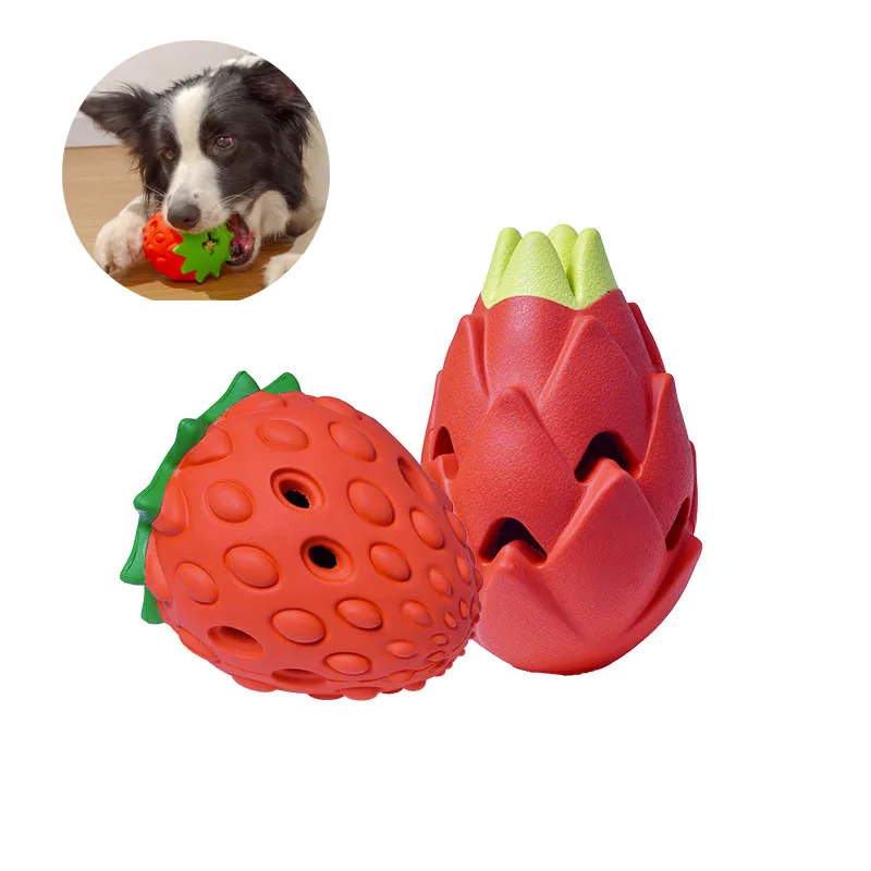 

Переносной дозатор для собак в виде клубники и мячей для медленного кормления, прочная резиновая игрушка для жевания, Интерактивная тренир...