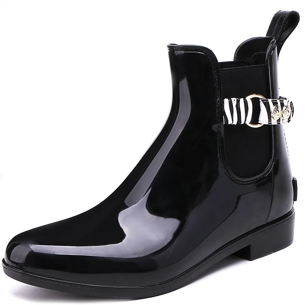 

209-560 TONGPU Women's Ankle High Glossy Surface Zebra PU Belt and Ring Waterproof Outdoor Rain Boots