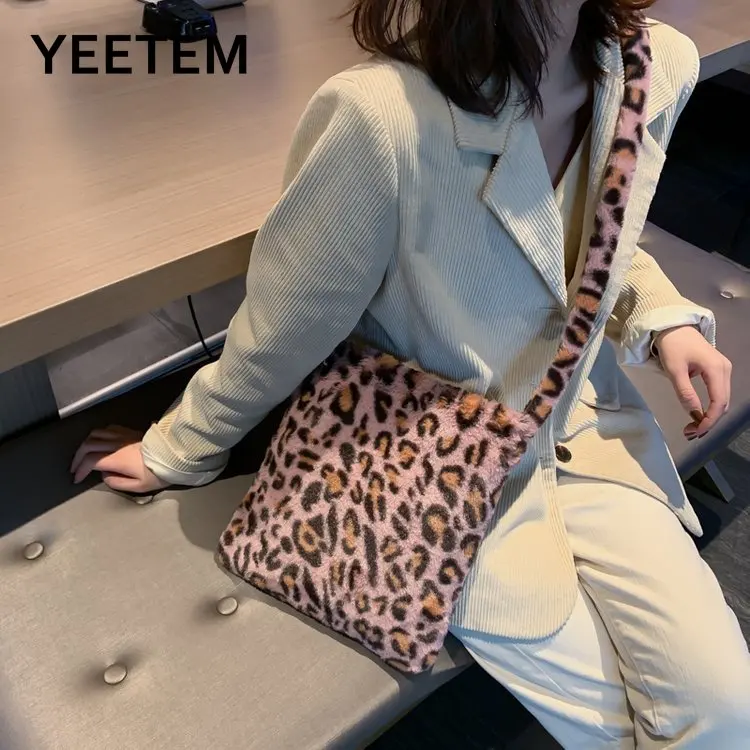 

Retro Woolen Bag Female Autumn Winter Leopard Print Wool Hand-in-hand Cute White Pink Plush Handbag Women's Bag Student