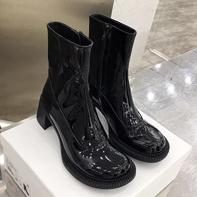 Black patent leather Модные ботинки; сезон осень-зима; женская обувь; ботинки из натуральной кожи; женские ботильоны на платформе; женские короткие ботинки без застежки на плоской подошве - Цвет: Black patent leather