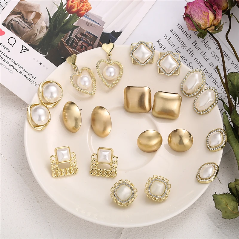 

2021 Jewelry Gifts Women Pearl Geometric Round Stud Earrings