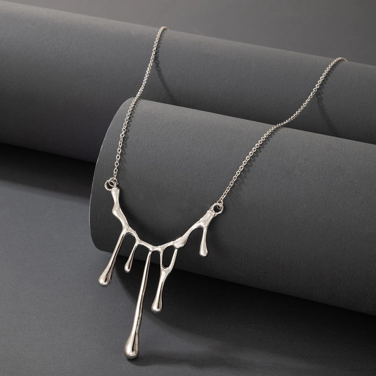 

Tocona INS Fashion Water Drop Pendant Necklace for Women Charms Silver Color Alloy Metal Geometry Adjustable Jewelry Collar20596