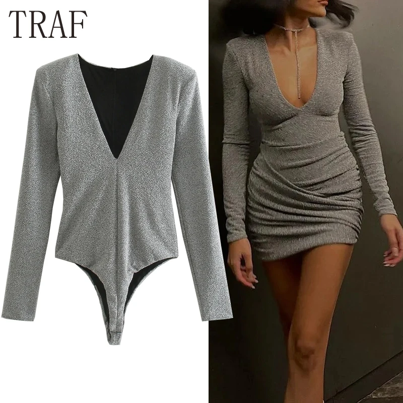 

Женское серебряное боди с длинным рукавом и V-образным вырезом