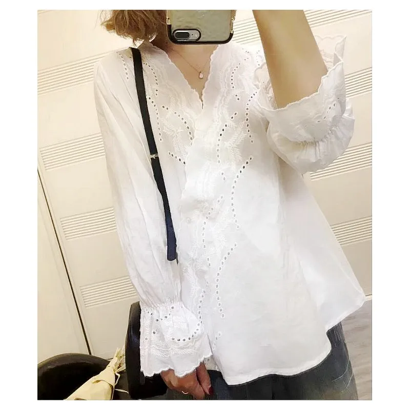 

French chic design V-neck embroidery hollow out flare sleeve white shirt blouse lolita
