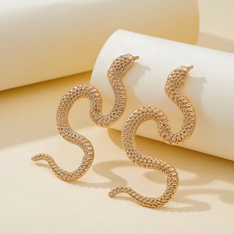 

Punk Crazy Twisted Snake Earrings for Women Personality Gold Color Metal Animal Long Drop Earrings Women Earring Fashion Jewelry