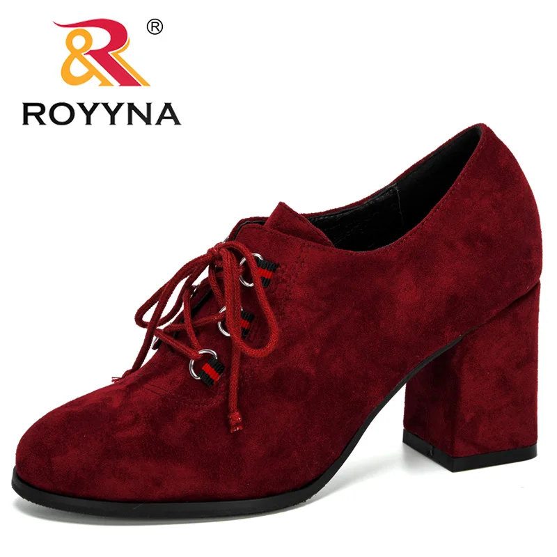 ROYYNA 2020 новые дизайнерские Классические Стильные туфли из флока на высоком
