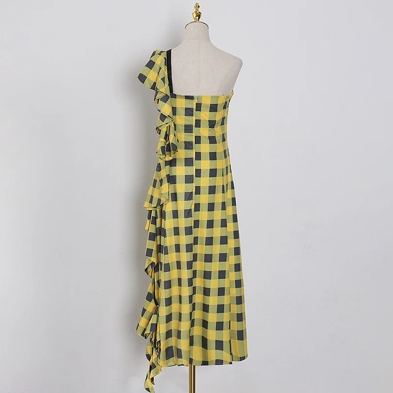 Платье TWOTWINSTYLE без рукавов ассиметричное на одно плечо с высокой талией оборками