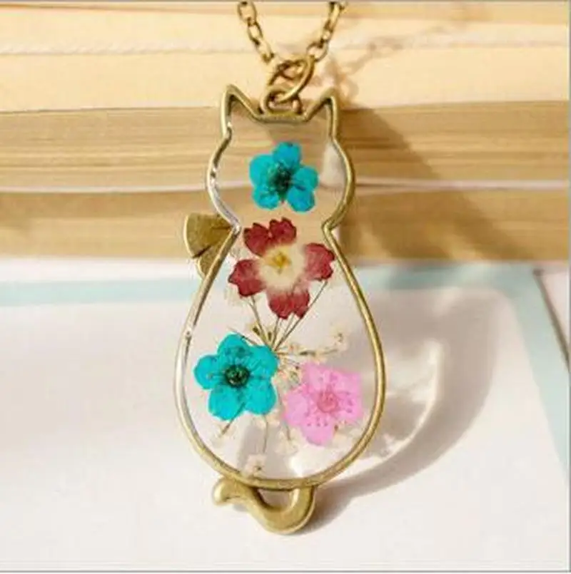 

Cute Cat Pendant Necklace Retro Dried Flower Cats Glass Necklace Long Sweater Chain For Girl Women Jewelry Gift