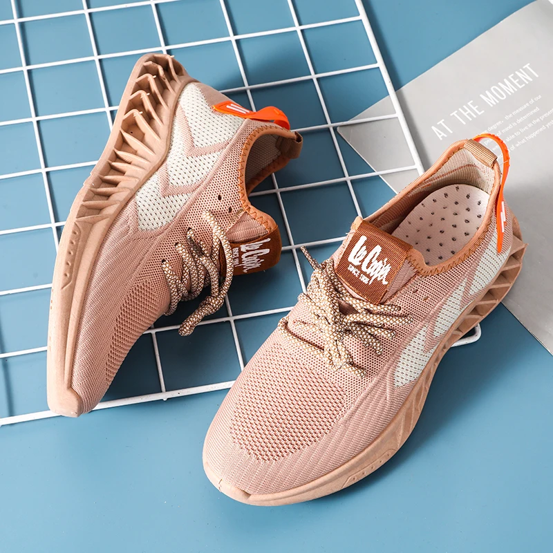 

Lightweight Casual Shoes Male Outdoor Sneaker Breathable Jogging Sneakers Walking Shoes