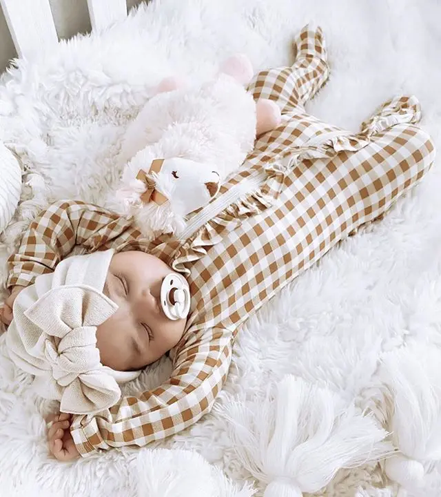 Милые пижамы для новорожденных девочек в клетку комбинезон с оборками