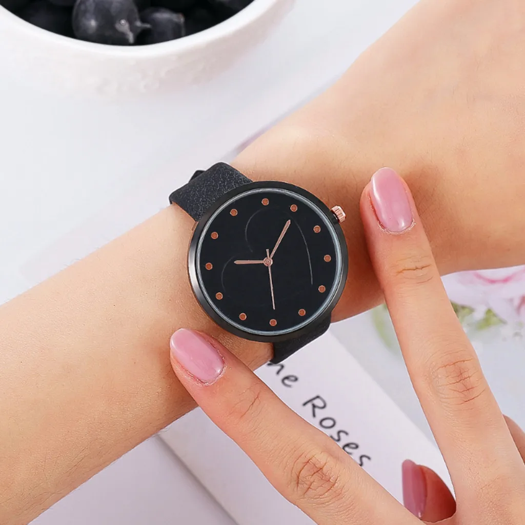 Повседневные женские часы модные наручные простые кварцевые с кожаным ремешком