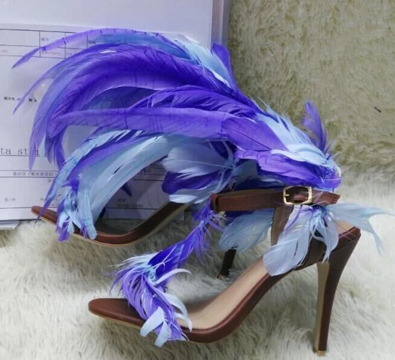 Женские сандалии-гладиаторы Prova Perfetto с перьями босоножки Т-образным ремешком и