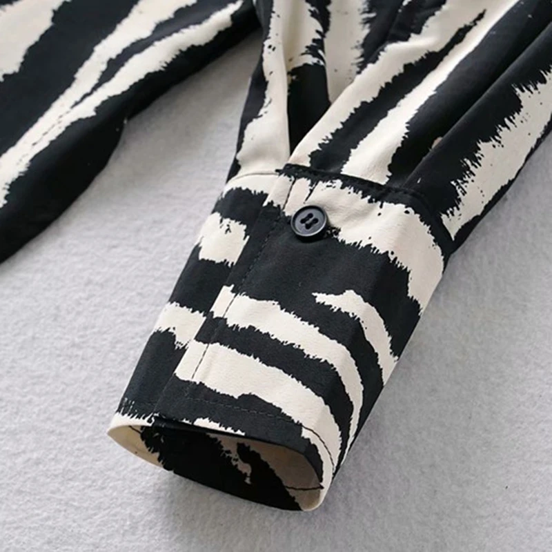 

Casual Black zebra-striped Blouse Long Sleeve Women Shirts Blouses Fashion Office Ladies Satin Shirts Female Elegant Print Tops