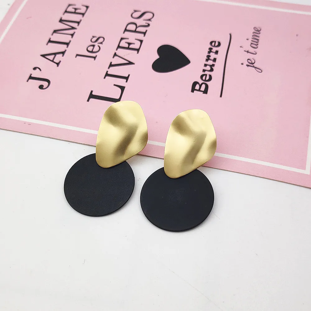 

Fashion Natural Shell Pendant Earrings Irregular Round Matte Gold Geometric Earrings for Women Party Gift Jewelry