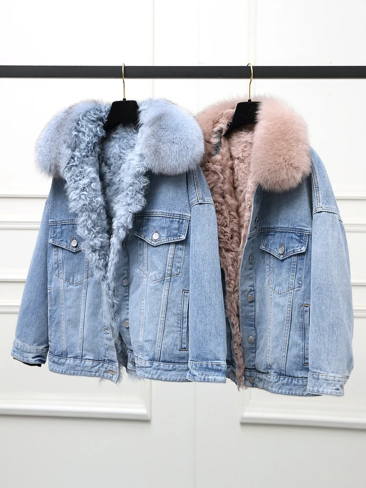 Куртка женская джинсовая с воротником из натурального овечьего меха 2020 - купить