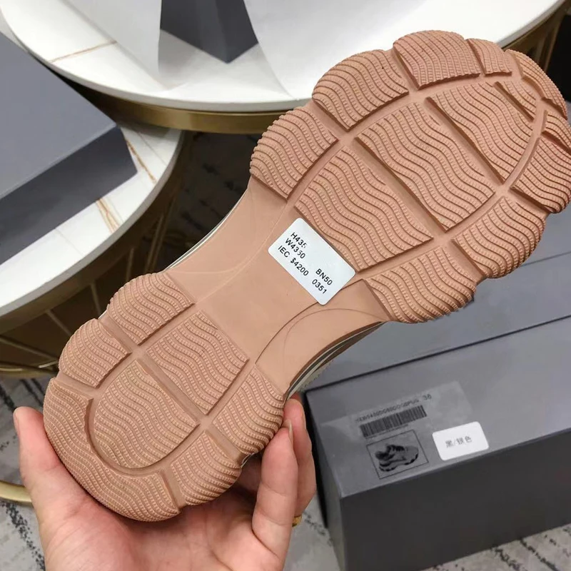 

Designer Brand Women Hyperactive Low-Top Sneakers Suede And Smooth Leather Upper Colour-Block Panelled Design Platform Shoes