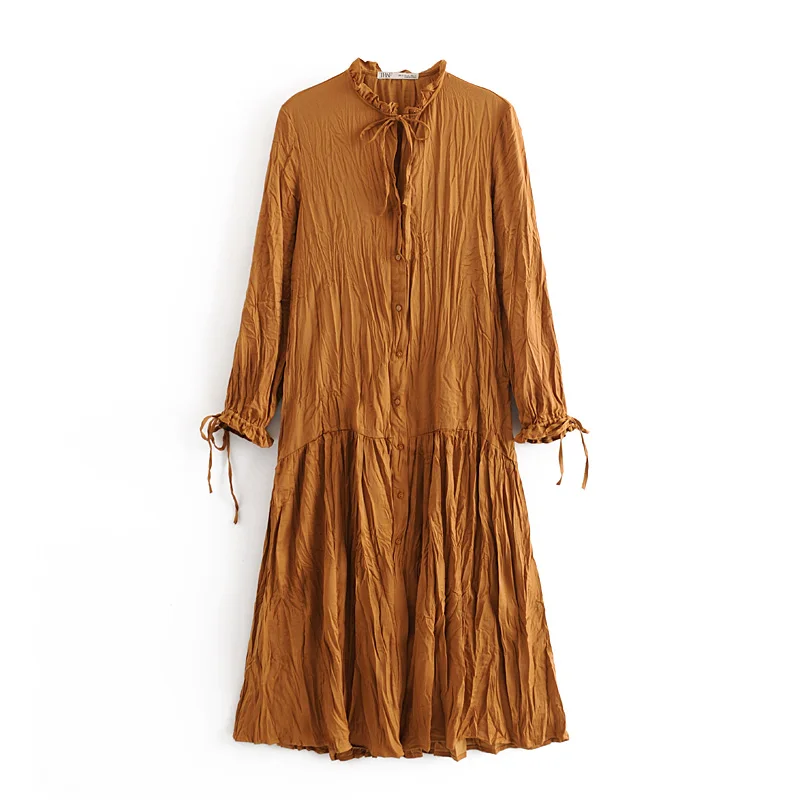 Женское коричневое платье из жатого шелка с рюшами на воротнике и пуговицах