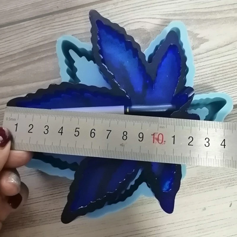 

DIY Coaster Cup Pad Resin Mold Maple Leaf Shape Potleaf Ashtray Silicone Mould B36D