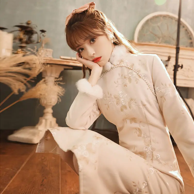 

Lady Woolen Chinese Dress Elegant Pearl Embroidery Flowers Qipao Oversize 3xl Winter Mandarin Collar Vintage Button Cheongsam