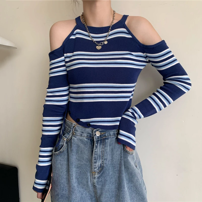 

Женский свитер с открытыми плечами и лямкой на шее, Осень-зима 2020